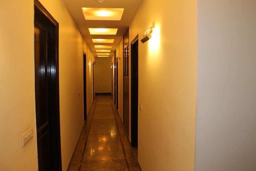 Airport Hotel Jet Inn Suites New Delhi Exterior photo