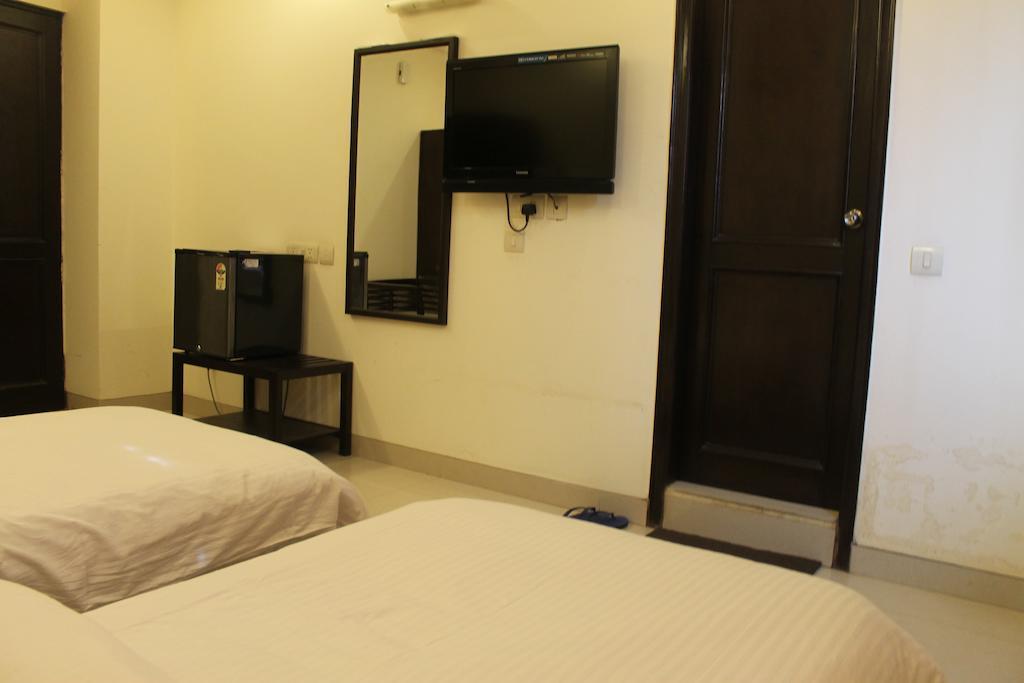 Airport Hotel Jet Inn Suites New Delhi Exterior photo