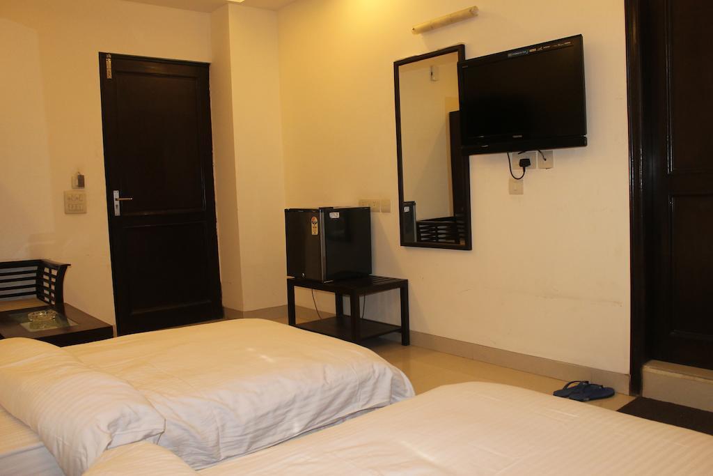 Airport Hotel Jet Inn Suites New Delhi Exterior photo