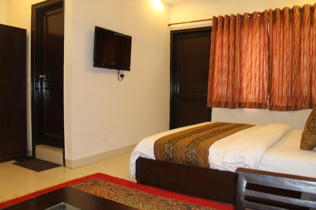Airport Hotel Jet Inn Suites New Delhi Exterior photo