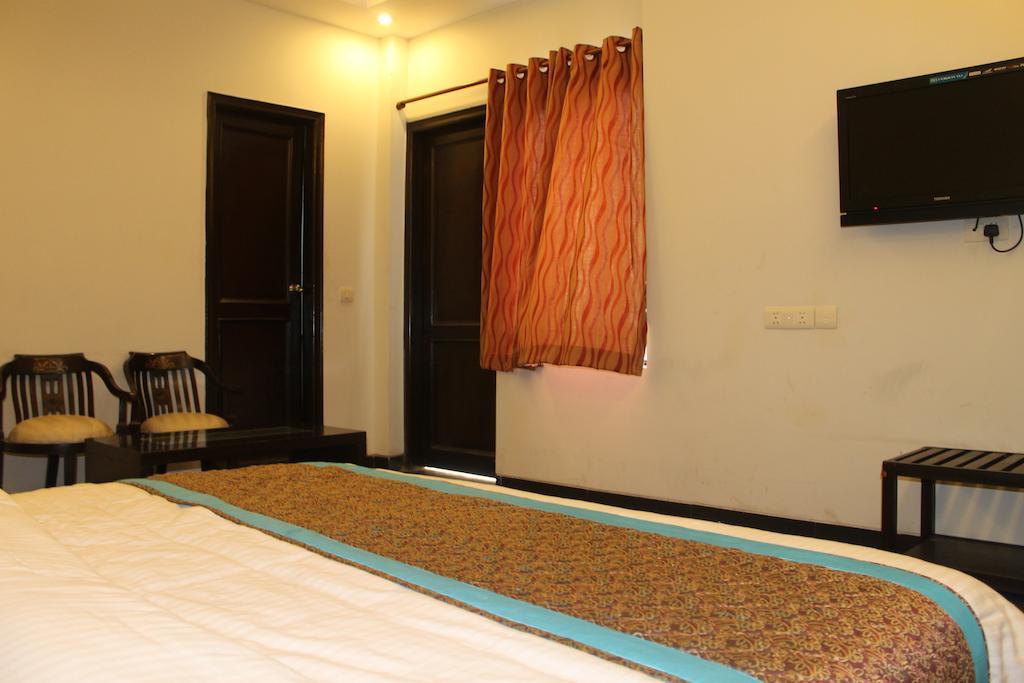 Airport Hotel Jet Inn Suites New Delhi Exterior photo